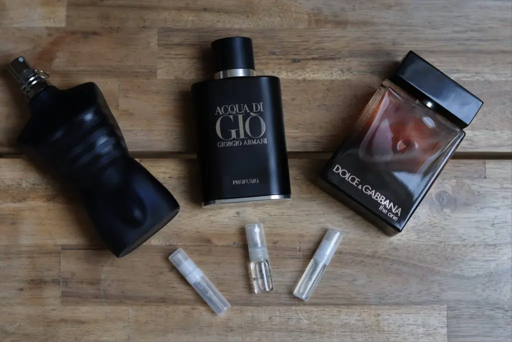 Möchten Sie kostenlose Parfümproben oder Testmuster erhalten? 2 Parfum Samples
